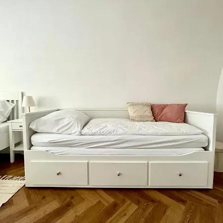 Elen Apartment